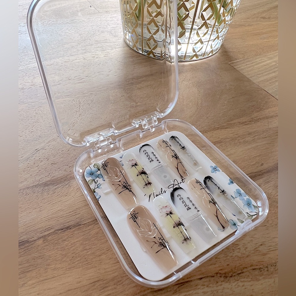 Lotus Nail Art Press-On Nails